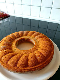 A picture of Simple vanilla cake.