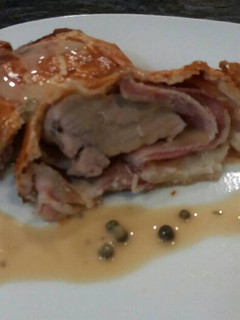 Una foto de Solomillo con hojaldre