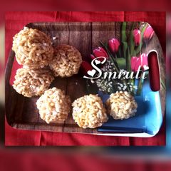 A picture of Puffed Rice Laddu.