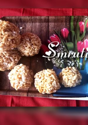 A picture of Puffed Rice Laddu.