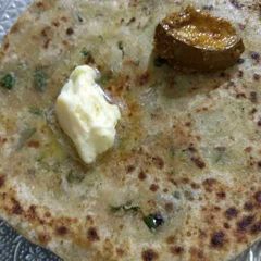 A picture of Aloo parantha.