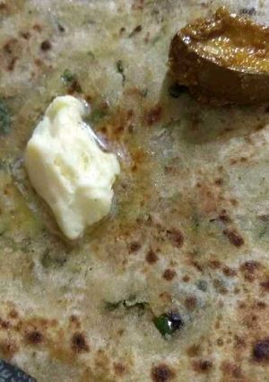 A picture of Aloo parantha.