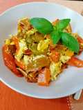 Peperoni con uova strapazzate