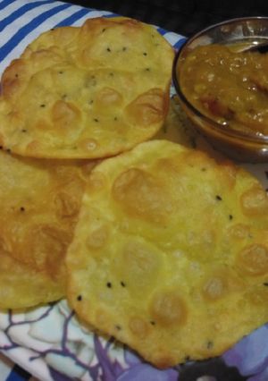 A picture of Luchi Aloor Dom.