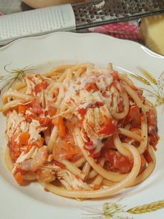 Una foto de Foratti con salsa de tomates One Pot Pasta