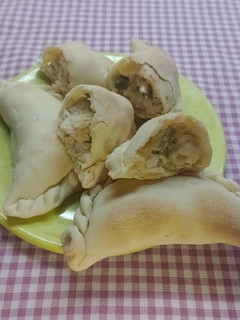 Una foto de Empanadas de pollo al verdeo