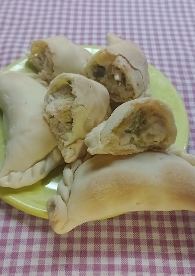 Una foto de Empanadas de pollo al verdeo