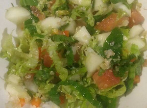 Una foto de Ensalada vegana con quinoa