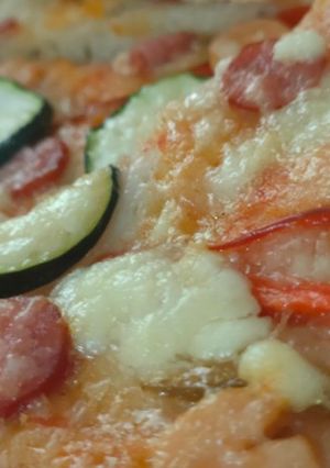 O poză a rețetei Pizza rapidă cu ingrediente la îndemână.