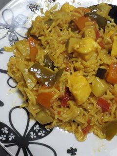 વેજ વઘારેલી ખીચડી (Veg Vaghareli Khichdi Recipe In Gujarati) રેસીપી મુખ્ય ફોટો