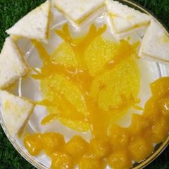 A picture of Creamy mango sandwich.