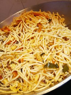 এগ ভেজ চাউমিন(egg veg chow mein recipe in Bengali) রেসিপির প্রধান ছবি