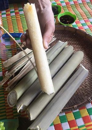 Hình của món Cơm lam.