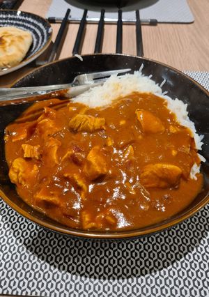 A picture of Chicken tikka masala.