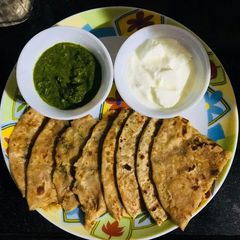 A picture of Aloo paratha.
