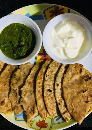 A picture of Aloo paratha.