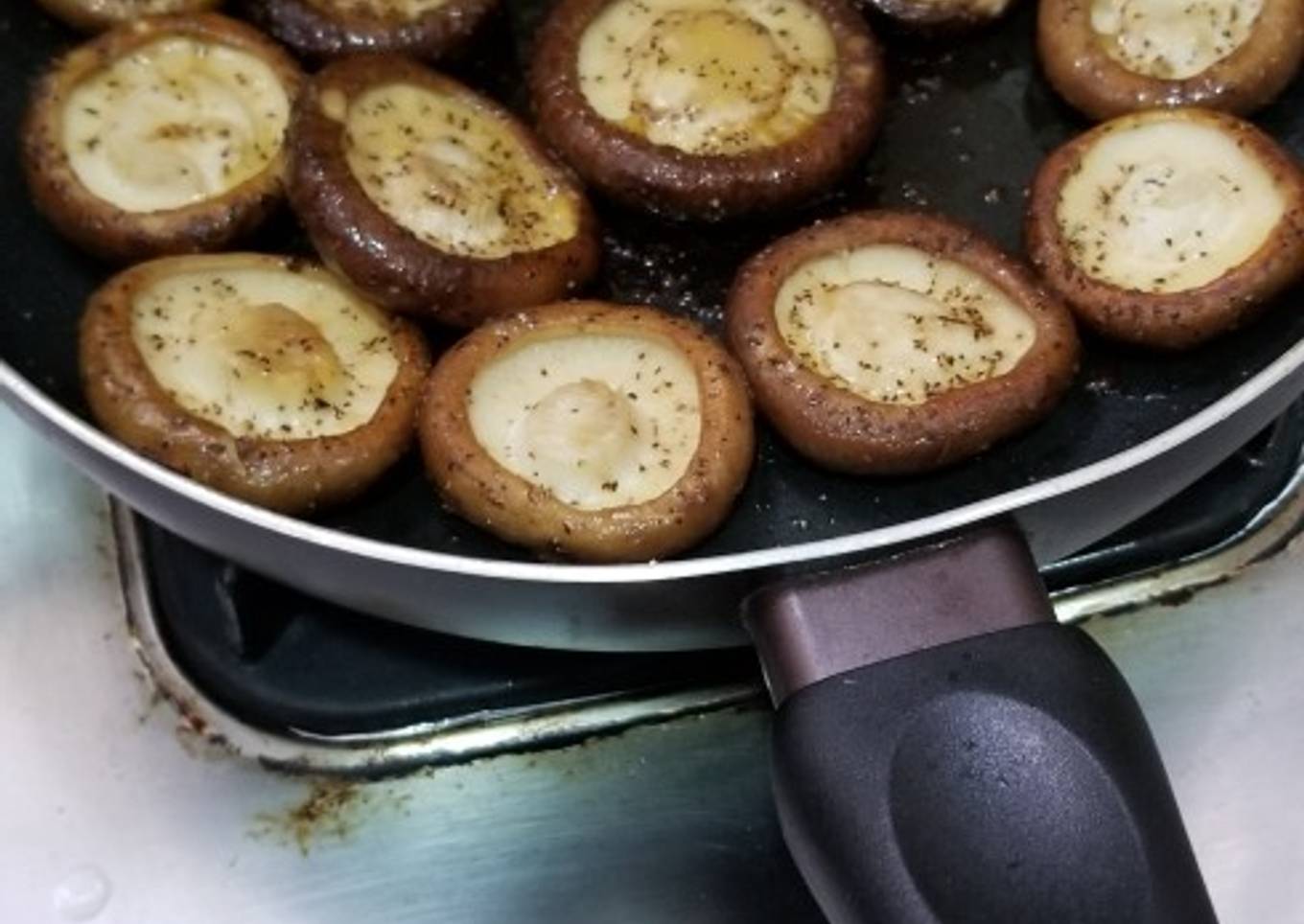 Pan Fry Garlic Salt Buttered Mushroom 5 Mins