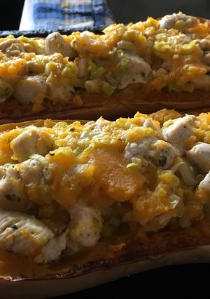Una foto de Calabaza rellena de pollo y puerro