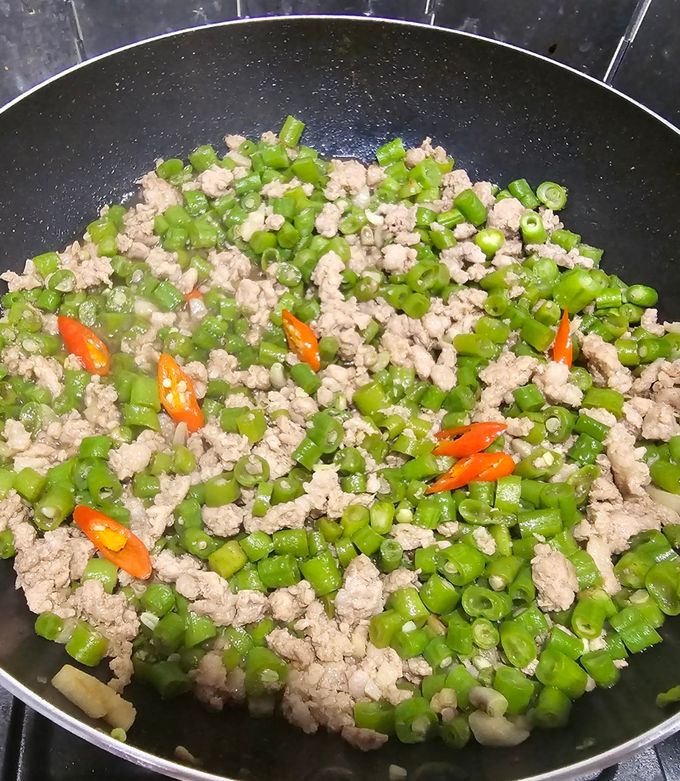 รูปของ หมูสับผัดถั่วฝักยาวพริกสด