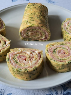 Foto di Rotolo caldo di frittata alle zucchine