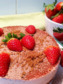 Una foto de Tarta de queso y fresas