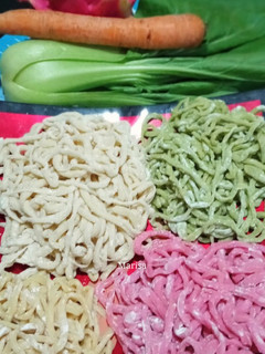 Foto resep Mie Homemade (Pakcoy,Wortel,Buah Naga,Original)