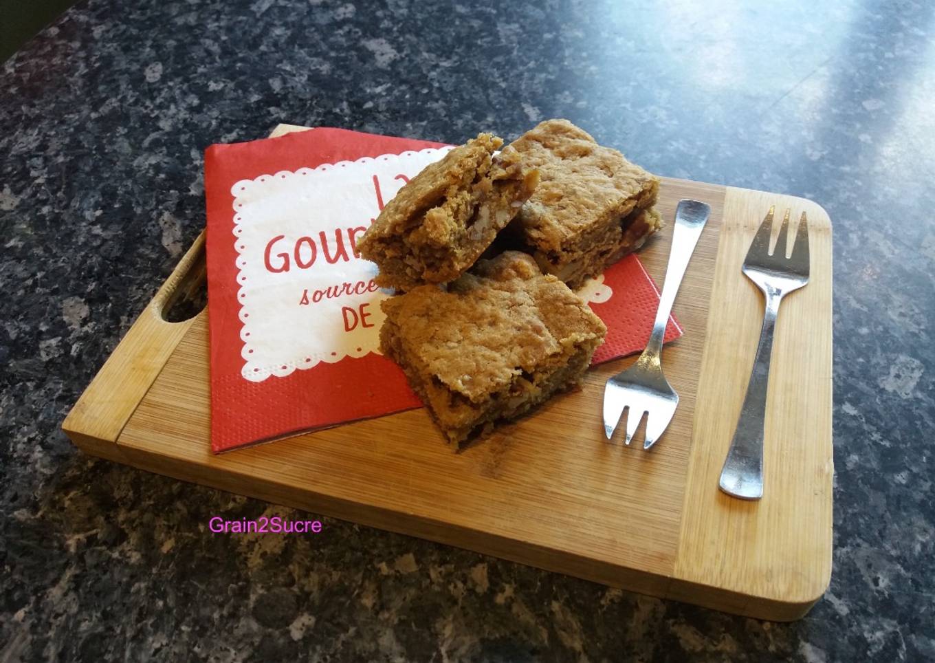 Blondie Aux Pépites De Chocolat Blanc & Aux Noix De Pécan