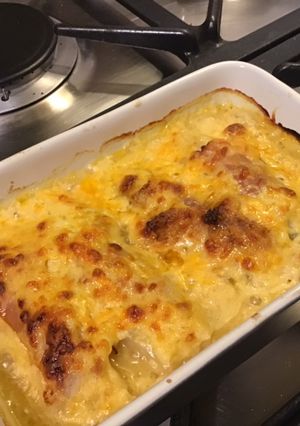 Une photo de Gratins de jeunes endives au jambon cru sauce cajun et deux fromages