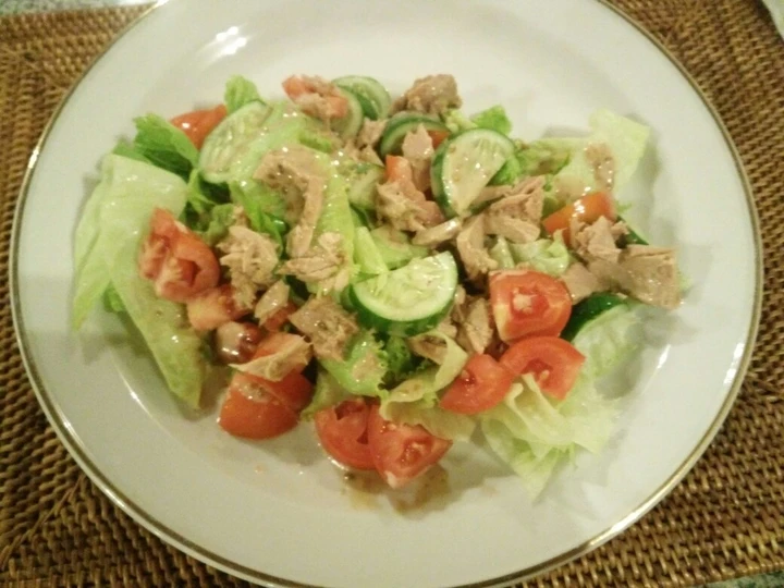 Langkah Gampang Membikin Resep  Simple tuna salad yang Enak, Lezat