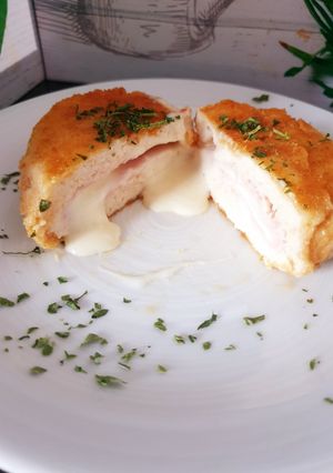 Une photo de Cordons bleus de poulet pané ou crispy