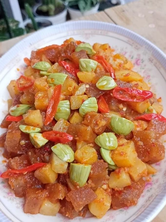 Cara Mudah Menyiapkan Resep Sambel Goreng Kentang Krecek yang Enak Banget Anti Ribet, Mantap