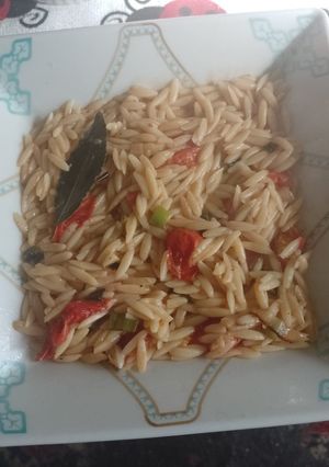 Una foto de ORZO VEGANO & TOMATE
