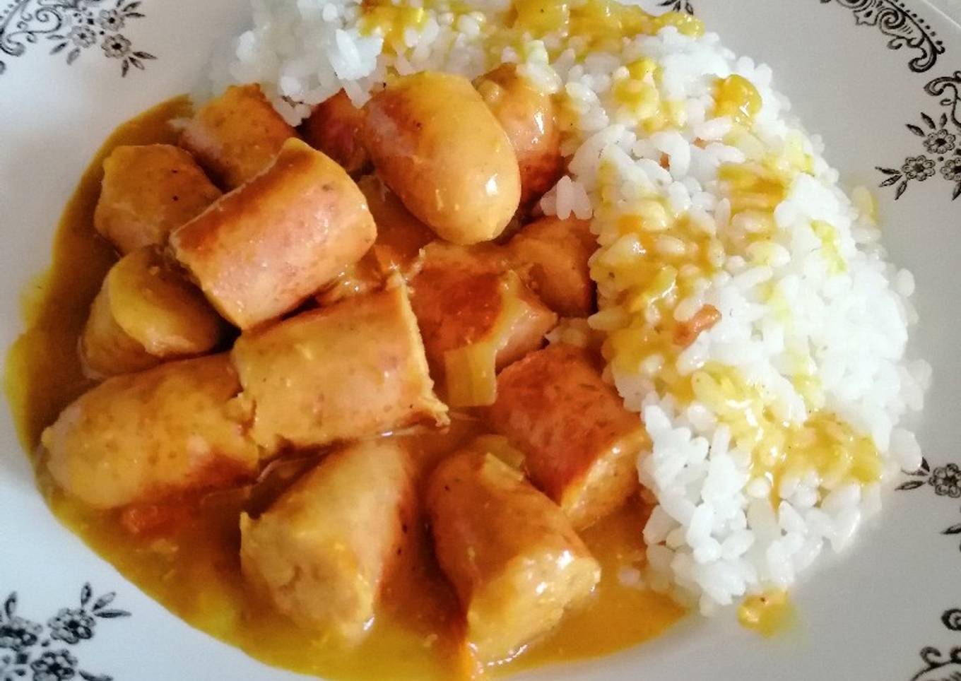 Salchichas frescas al curry