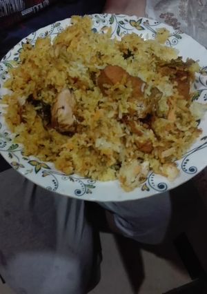 A picture of Spicy chilli chicken briyani.