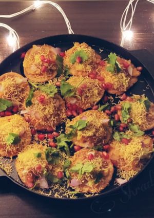પાપડી ચાટ(Papdi chaat recipe in gujarati) રેસીપી મુખ્ય ફોટો