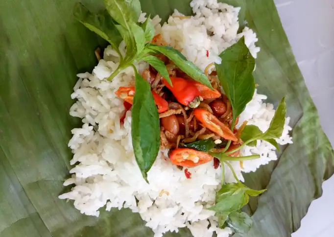 Nasi bakar teri medan pedas