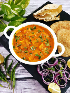 પનીર હાંડી (Paneer Handi recipe in Gujarati) રેસીપી મુખ્ય ફોટો