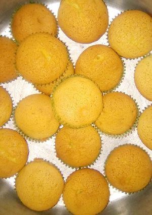 A picture of Vanilla cup cake.
