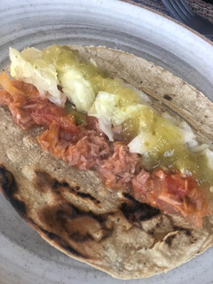 Una foto de Tacos de atún a la mexicana