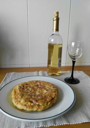 Foto principal de Tortilla de patata, cebolla, puerro y jamón