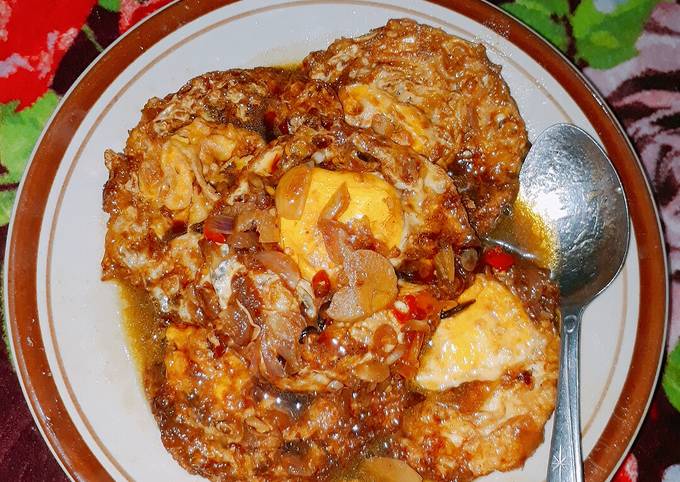 Telur ceplok kuah asam jawa