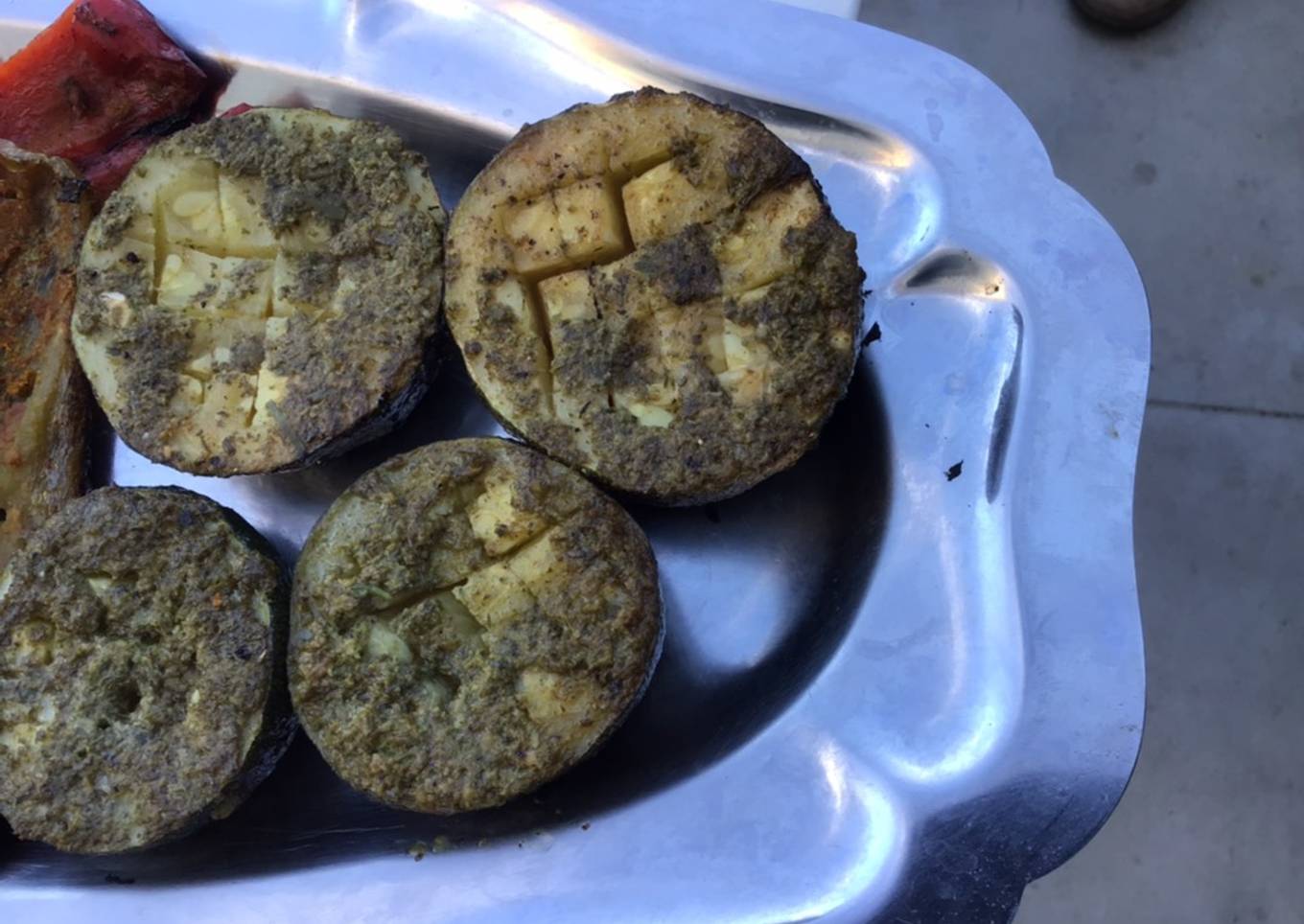 Courgettes rondes tartinade aux herbes aromatiques du jardin