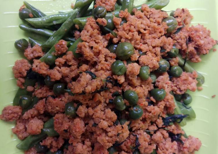 Bagaimana Menyiapkan Oseng Kemangi Buncis Oncom Mercon (OK BOM) yang Bisa Manjain Lidah