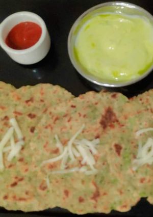 A picture of Broccoli Cauliflower Cheese Paratha 😋.