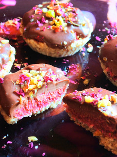 Una foto de Tartaletas de frambuesa y chocolate