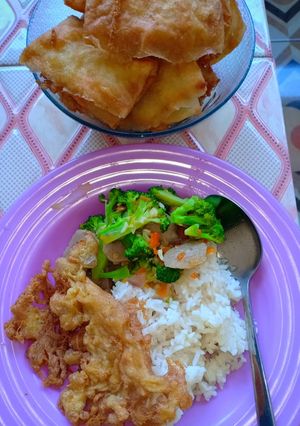 Foto resep Tumis brokoli bakso simple cepet jadi