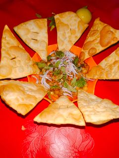 मटर पापड़ी चटपटी चाट(mutter papdi chatpati chat recipe in hindi) रेसिपी मुख्य फोटो