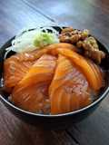 ข้าวหน้าแซลมอลดองกับนัตโตะ