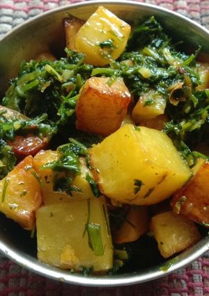 આલુ મેથી (Aloo Methi Recipe In Gujarati) રેસીપી મુખ્ય ફોટો