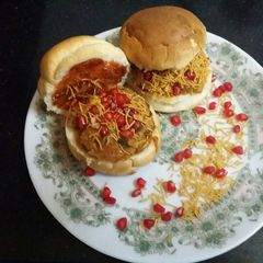 Kutchi dabeli A picture of Kutchi dabeli.